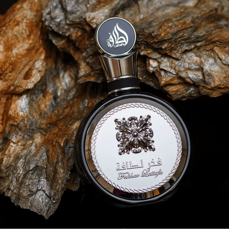 Lattafa Fakhar Black Perfume For Men EDP 100ML 3